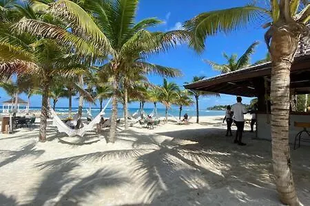Hospitalityexpert Charming 4 Bedroom Villa Sleeps 10 - Pool Hot Tub Beach & Private Chef Montego Bay