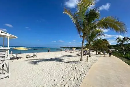 Hospitalityexpert Charming 4 Bedroom Villa Sleeps 10 - Pool Hot Tub Beach & Private Chef Montego Bay